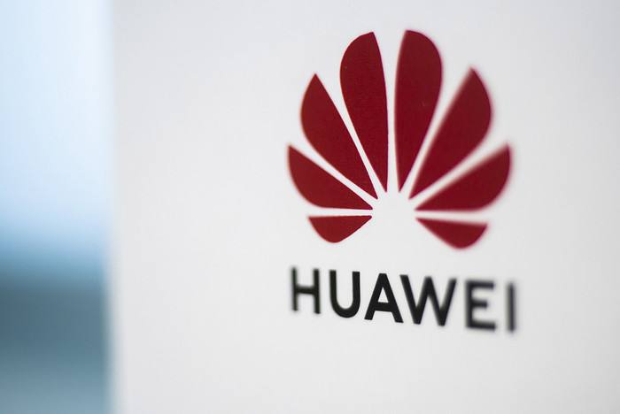 目前性價比最高的五g華為手機是哪款？